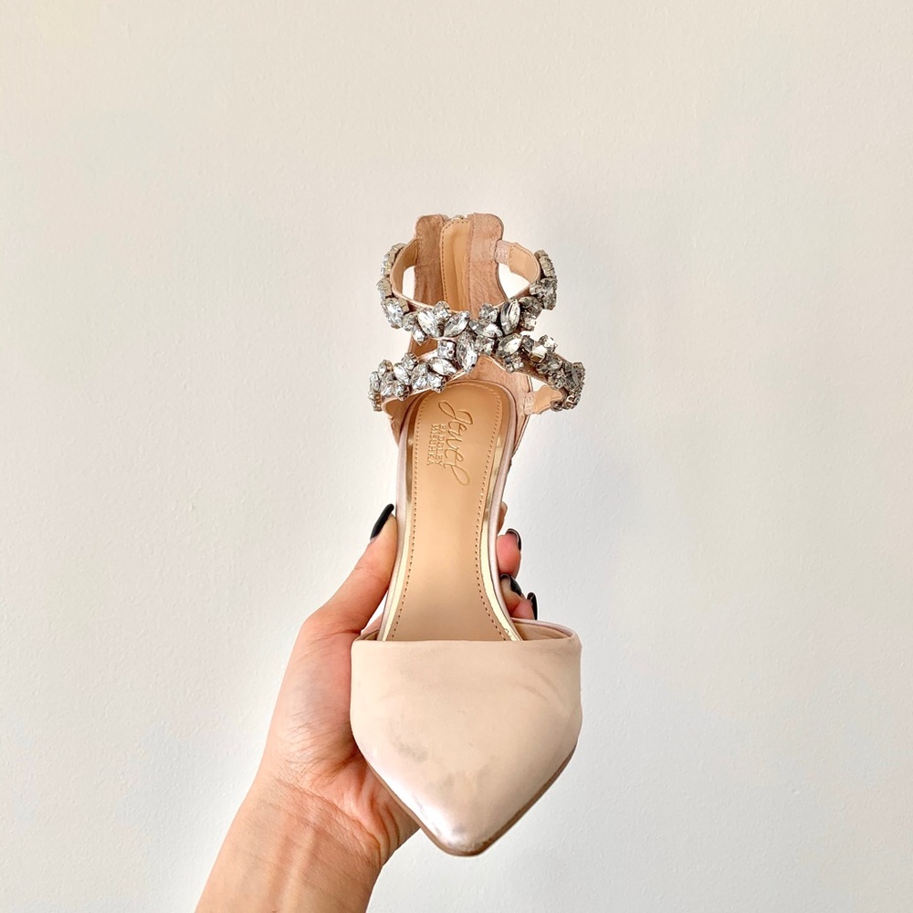 Badgley Mischka: Jazmine Pump